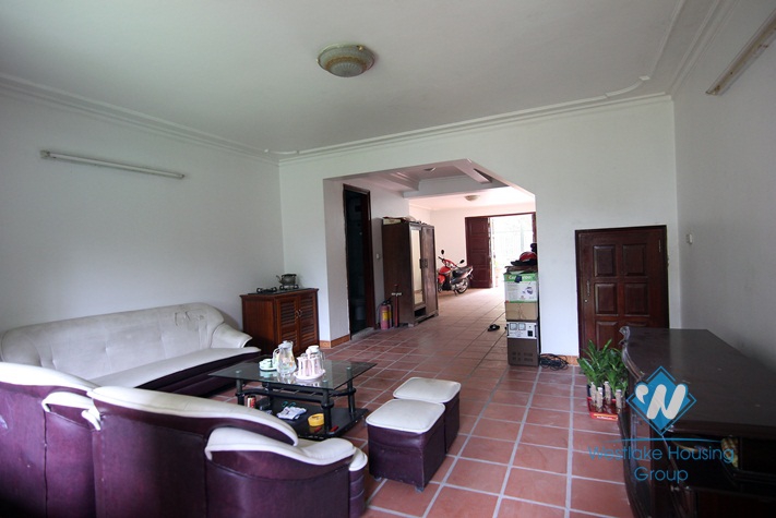 Lake view and Nice house  for rent in Tay Ho area